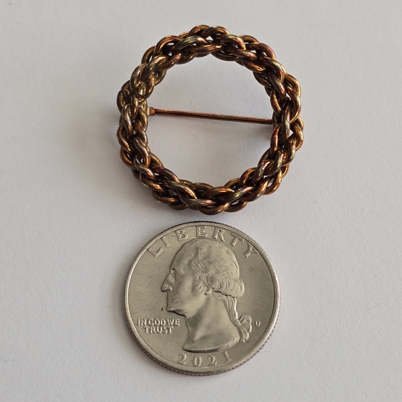 Vintage brooch open circle chain copper tone pin retro - Picture 9 of 9